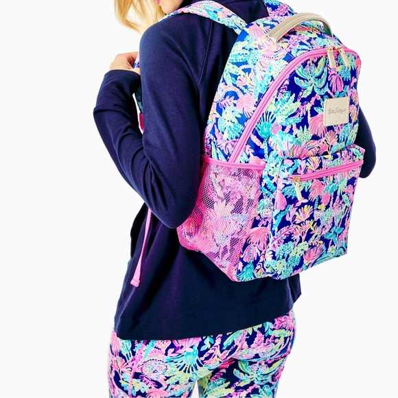 NWT Lilly Pulitzer Bahia Backpack Poly Oyster Bay Navy Seen Top Zipper Mesh Logo - Picture 4 of 8